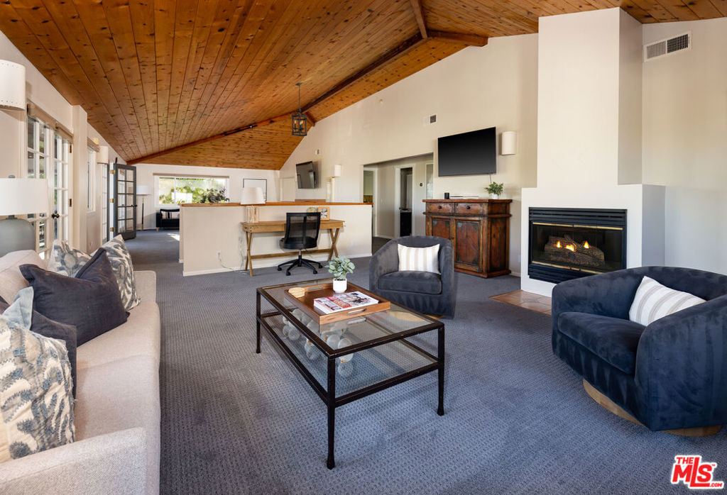1624 Shoreline Drive