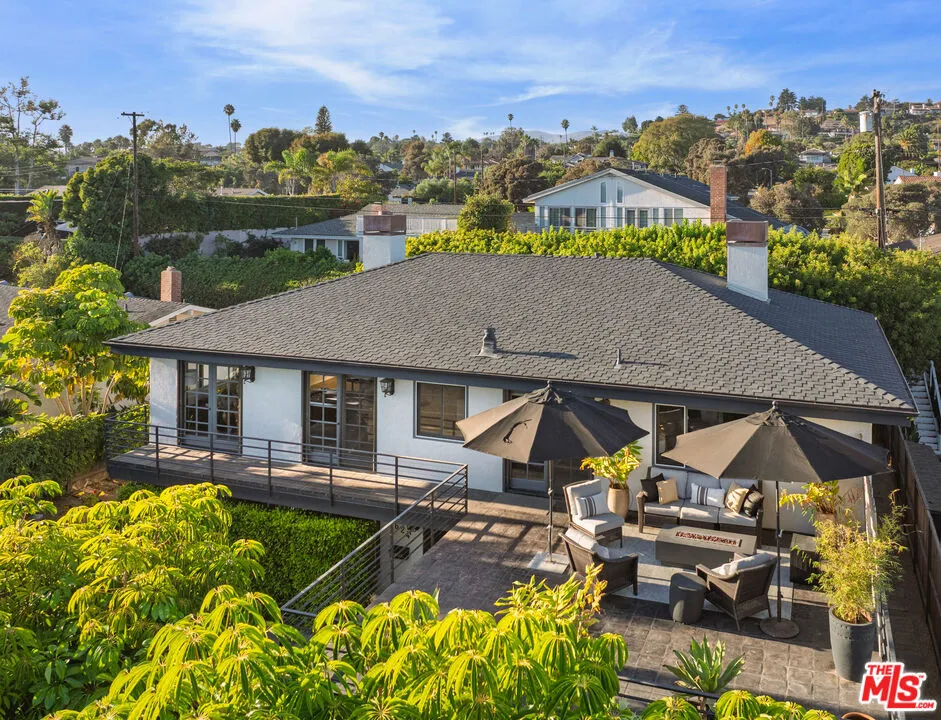 Santa Barbara, California 93109, United States, 5 Bedrooms Bedrooms, ,4 BathroomsBathrooms,Residential,Active,225685