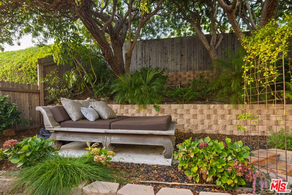 Santa Barbara, California 93109, United States, 5 Bedrooms Bedrooms, ,4 BathroomsBathrooms,Residential,Active,225685