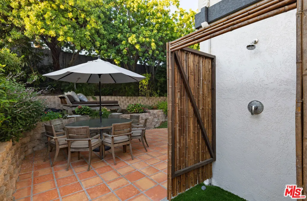 Santa Barbara, California 93109, United States, 5 Bedrooms Bedrooms, ,4 BathroomsBathrooms,Residential,Active,225685