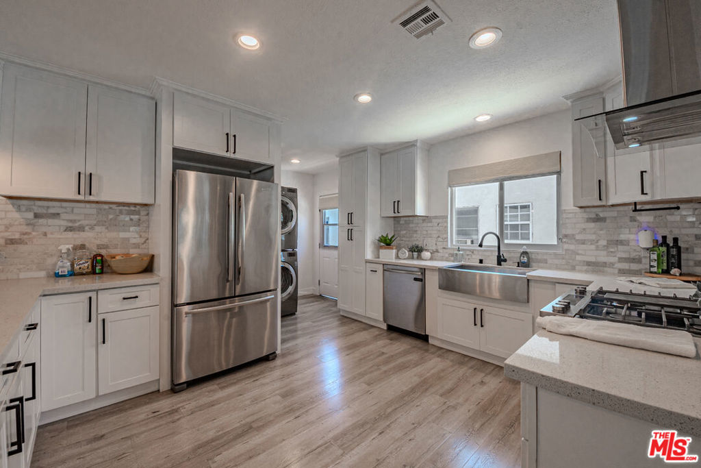 3914 Somerset Drive