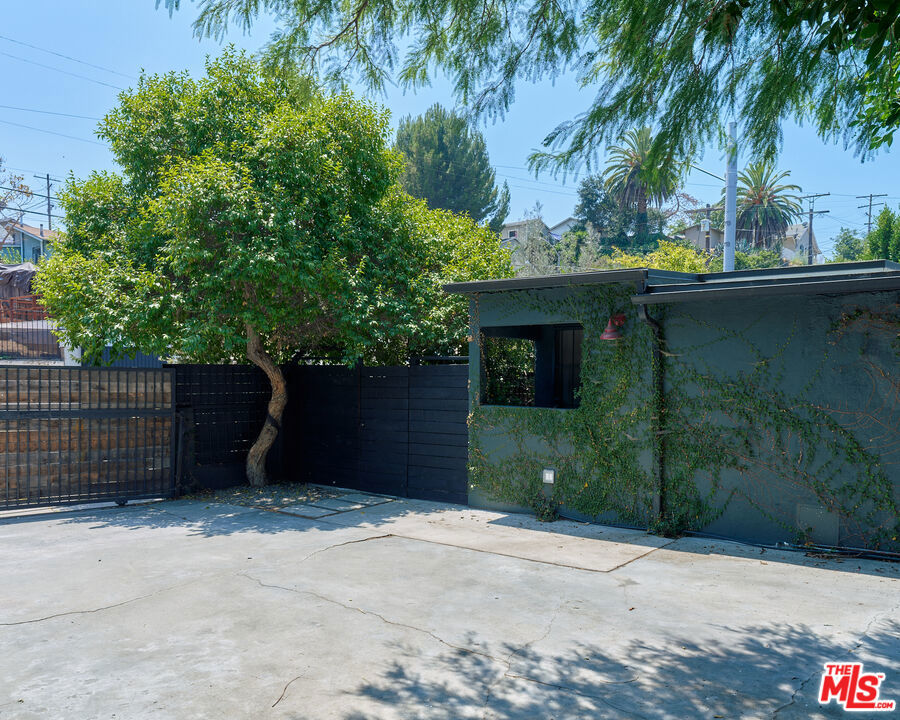 2715 Guirado Street
