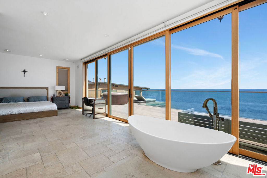 19824 Pacific Coast Highway