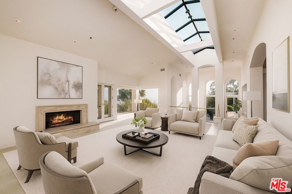 1136 Calle Vista Drive