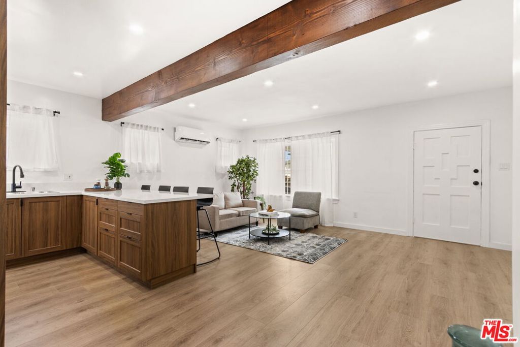 1244 W 107th Street