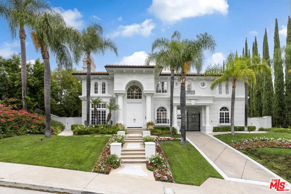 Tarzana, California 91356, United States, 6 Bedrooms Bedrooms, ,7 BathroomsBathrooms,Residential,Active,168190