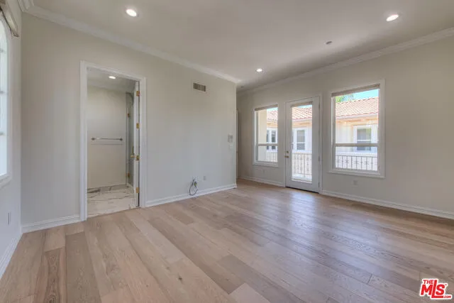 Tarzana, California 91356, United States, 6 Bedrooms Bedrooms, ,7 BathroomsBathrooms,Residential,Active,168190