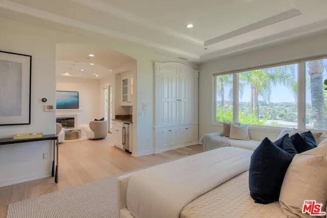 Tarzana, California 91356, United States, 6 Bedrooms Bedrooms, ,7 BathroomsBathrooms,Residential,Active,168190