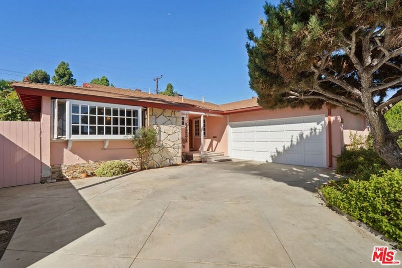 541 Silvera Avenue