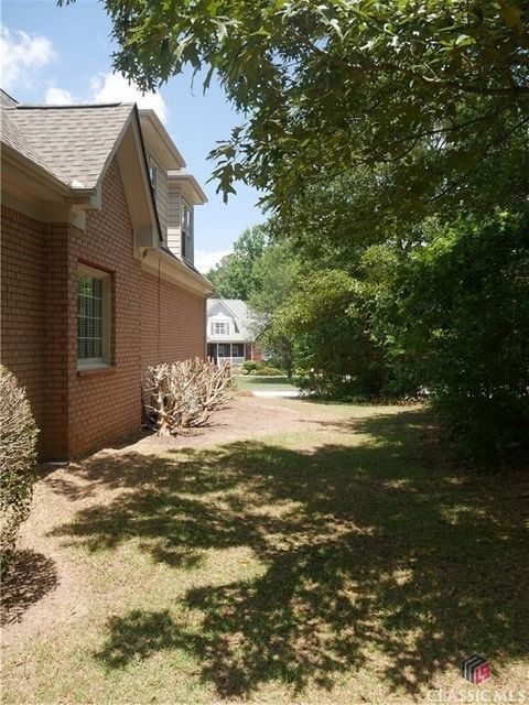 Single Family Residence in Loganville GA Wilhaven Court 57.jpg