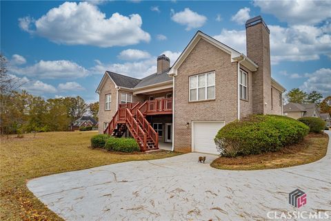 Single Family Residence in Loganville GA Wilhaven Court 49.jpg