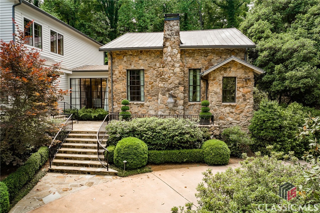 485 West Lake Drive
