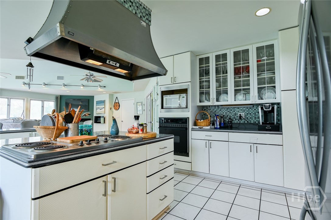 1250 Pete Dickens Road