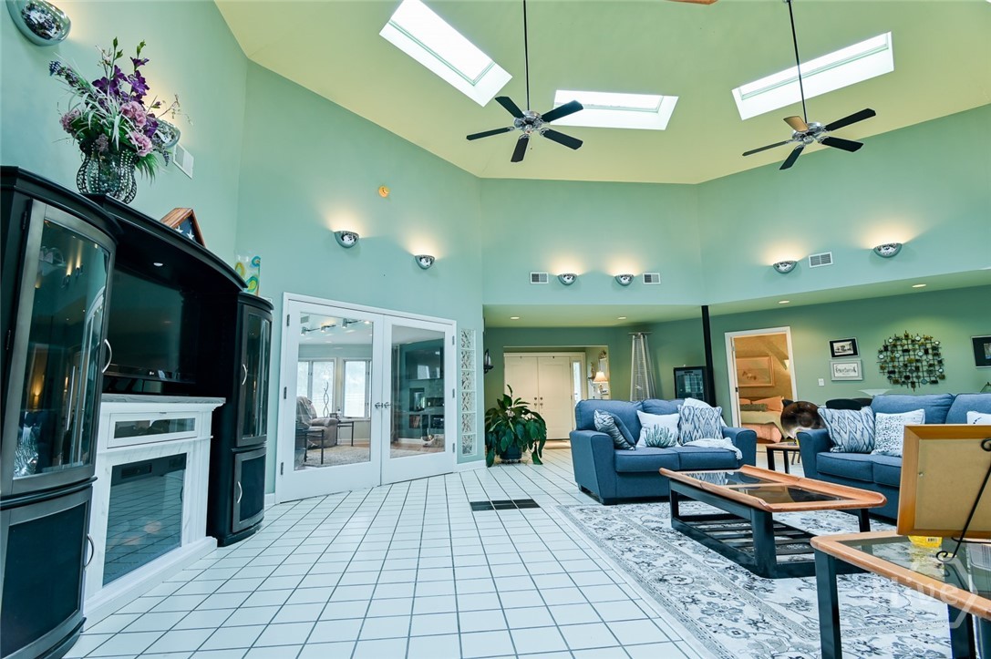 1250 Pete Dickens Road