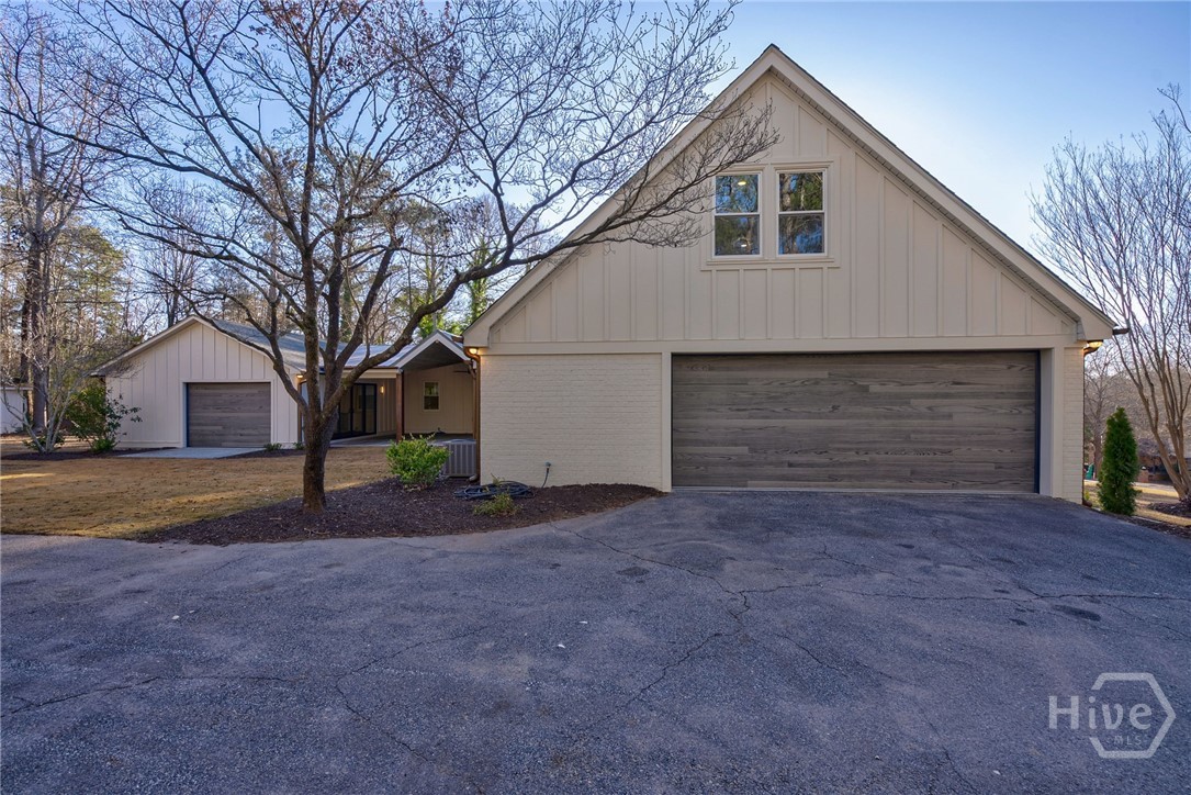 1131 Hollow Creek Lane