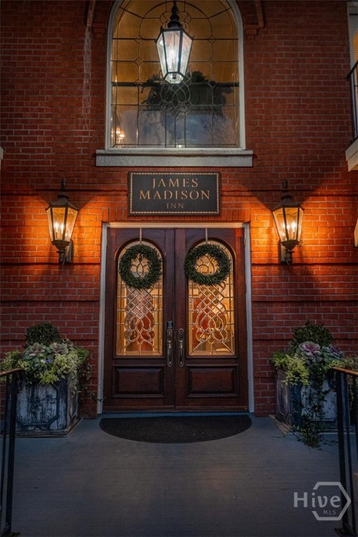 262 W Washington Street