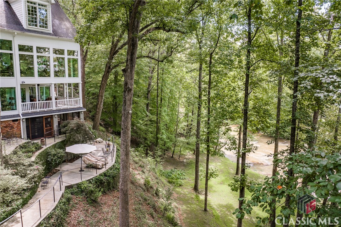 210 Riverview Road