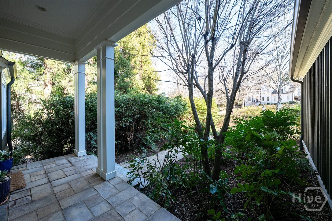 1090 Scarlet Oak Circle