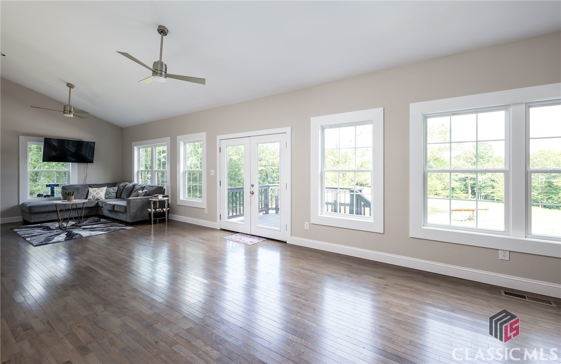 Hull, Georgia 30646, United States, 5 Bedrooms Bedrooms, ,5 BathroomsBathrooms,Residential,Pending,241773