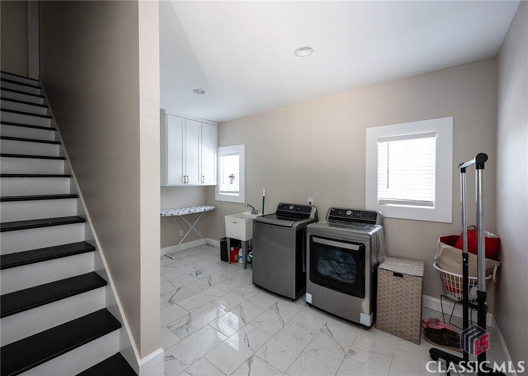 Hull, Georgia 30646, United States, 5 Bedrooms Bedrooms, ,5 BathroomsBathrooms,Residential,Pending,241773