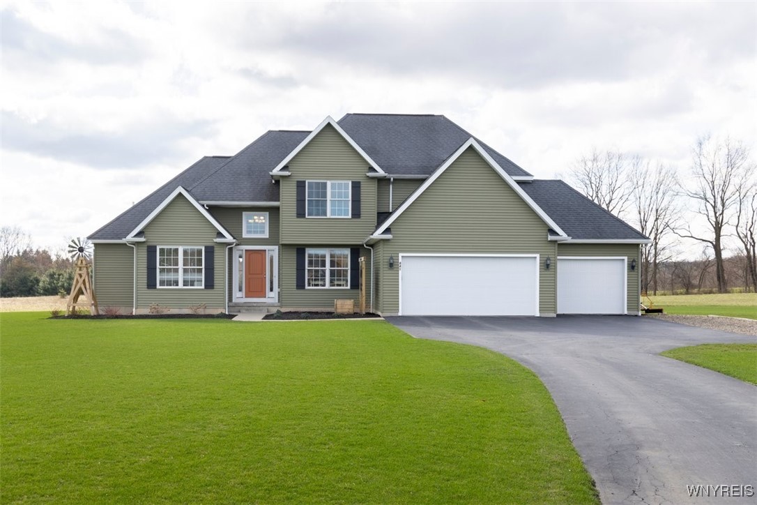 841 Girdle Road, Elma, New York image 1