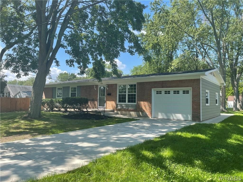 Photo of 425 East Lane, Lewiston, NY 14092 (MLS # B1666586)