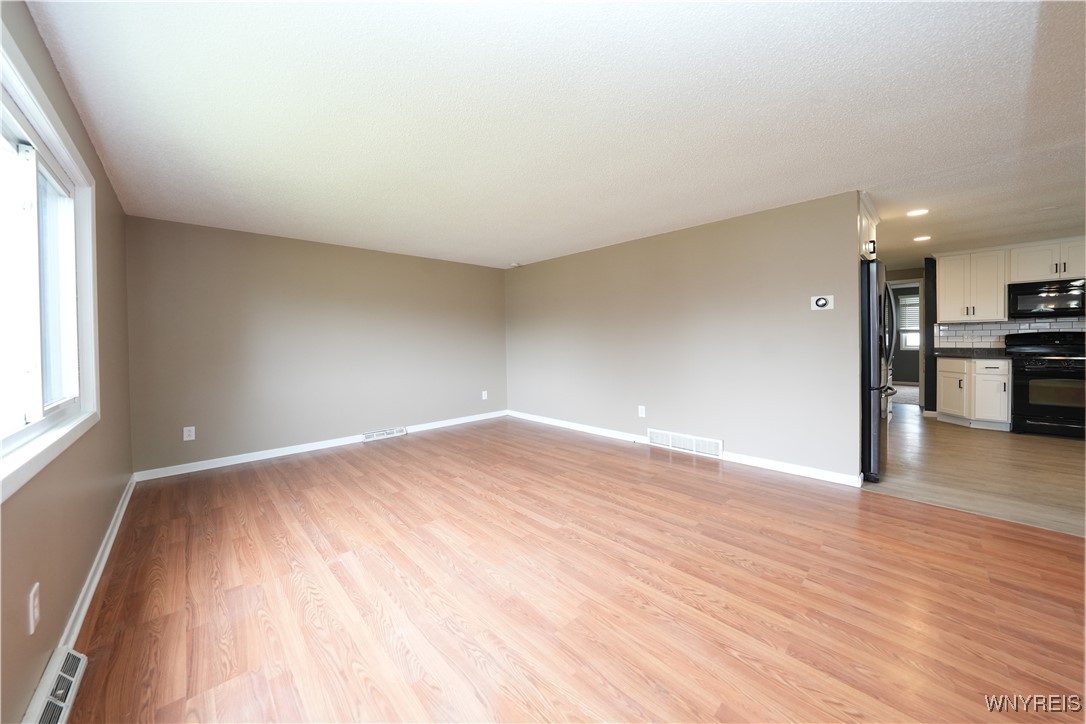 51 E Rouen Drive, Cheektowaga, New York image 8