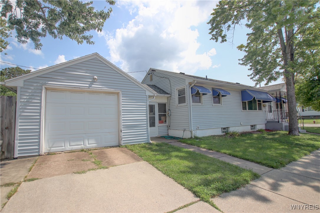 Photo 4 of 24 of 91 Woodward Avenue house