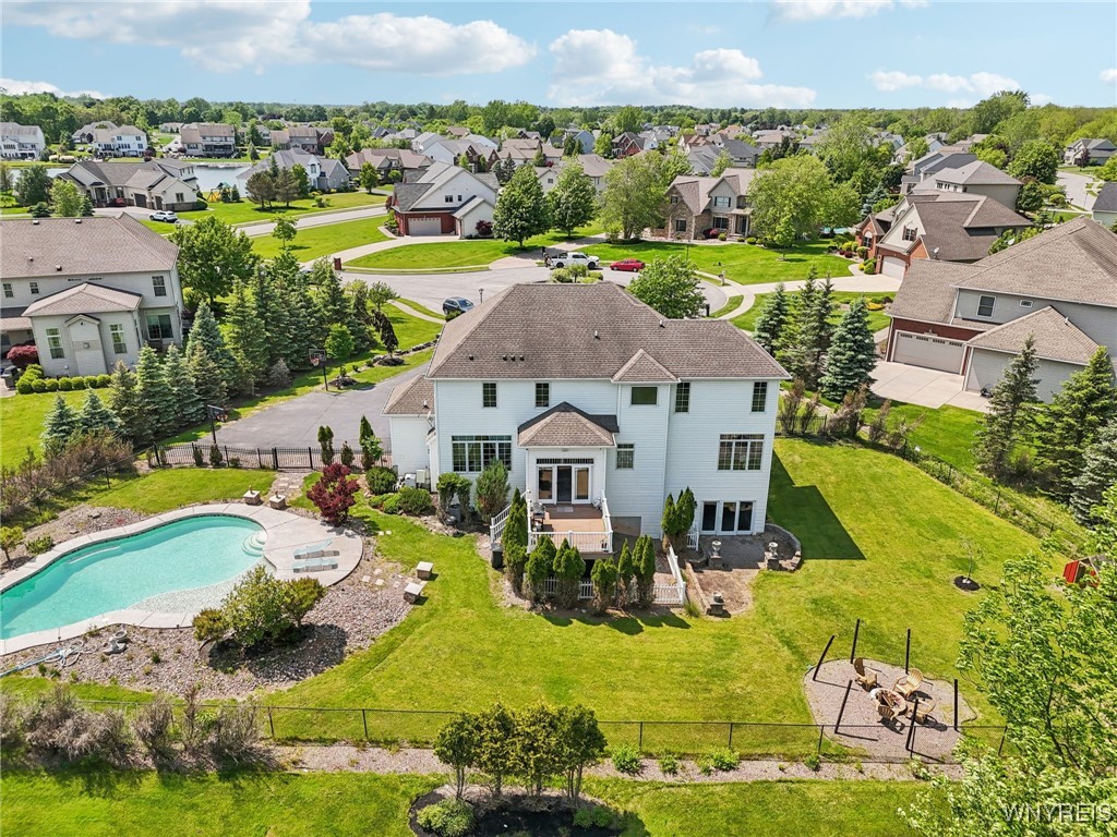 5703 Fairmeadow Court, Clarence, New York image 3