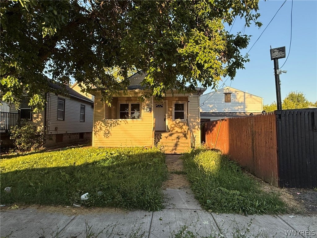 Photo of 741 19th Street, Niagara Falls, NY 14301 (MLS # B1702995)