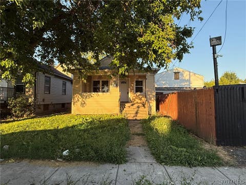 Photo of 741 19th Street, Niagara Falls, NY 14301 (MLS # B1702995)