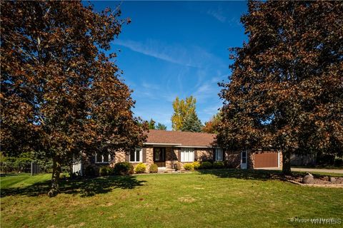 Photo of 8242 Clarence Lane N, Clarence, NY 14051 (MLS # B1644659)