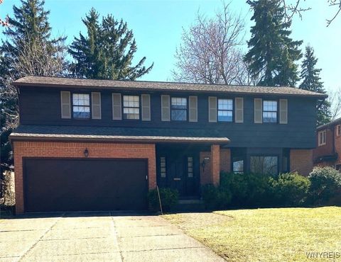 Photo of 11 Bradenham Place, Amherst, NY 14226 (MLS # B1639061)