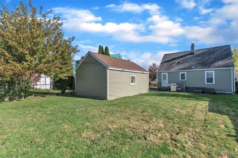 Tiny photo for 140 Gettysburg Avenue, Tonawanda, NY 14223 (MLS # B1648518)