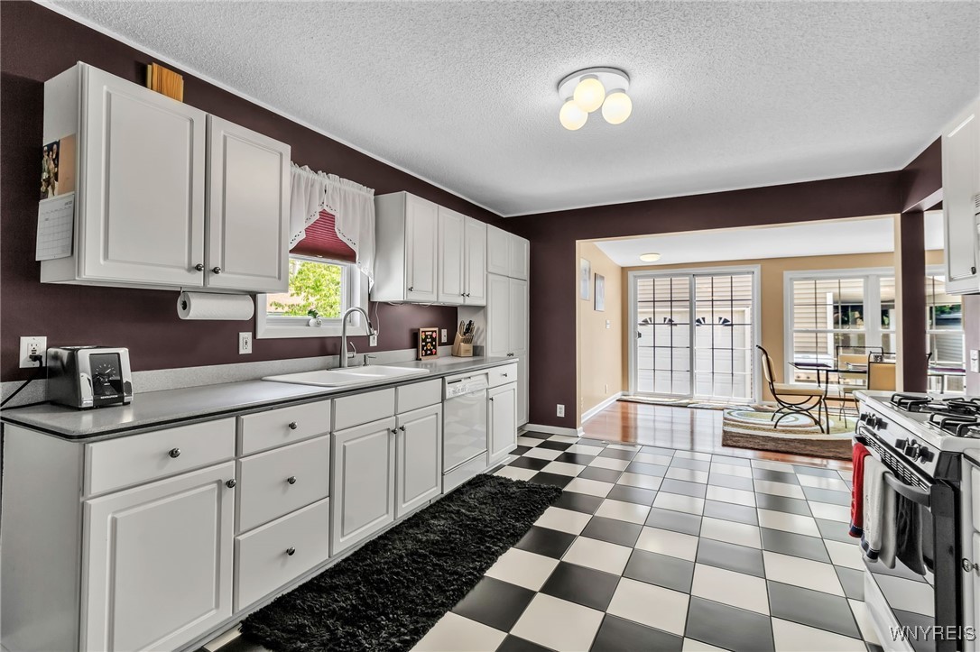 115 E Hazeltine Avenue, Tonawanda, New York image 21