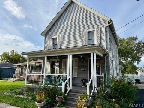 Photo of 26 E Drullard Avenue, Lancaster, NY 14086 (MLS # B1716113)