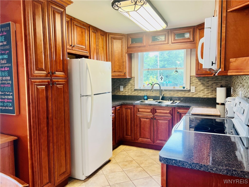 5962 Hyde Park Boulevard, Lewiston, New York image 10