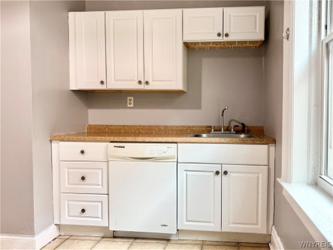 Tiny photo for 246 Bryant Street #2A, Buffalo, NY 14222 (MLS # B1711437)