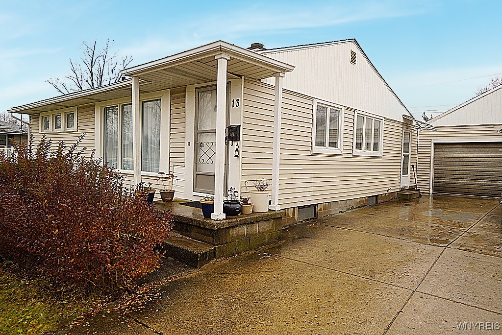 13 Overbrook Place, Tonawanda, New York image 2
