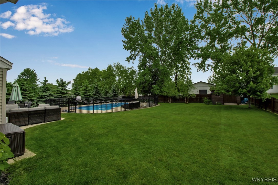 5999 Pinehurst Court, Hamburg, New York image 3