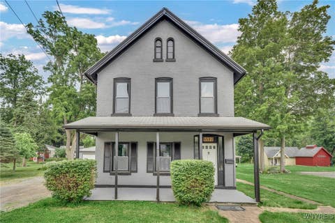 Photo for 5592 Broadway Street