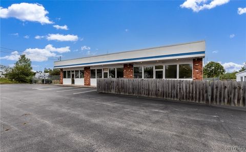 Tiny photo for 6640 Lincoln Avenue, Lockport Town, NY 14094 (MLS # B1632744)