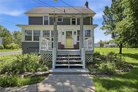 Photo of 327-329 S Ellicott Creek Road, Amherst, NY 14228 (MLS # B1686619)