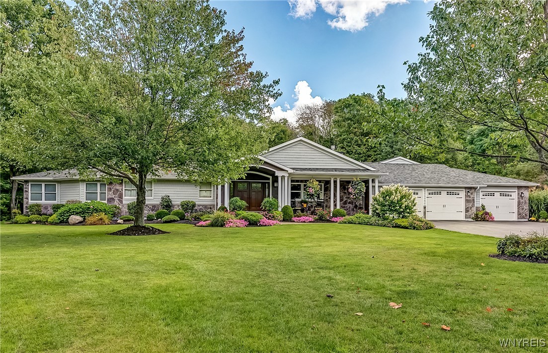 5633 Cole Road, Orchard Park, New York image 1