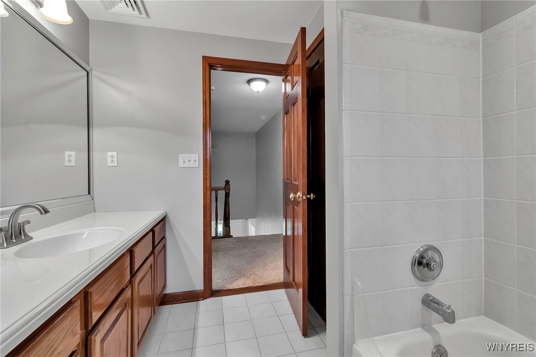 43 Hillside Parkway, Lancaster, New York image 37