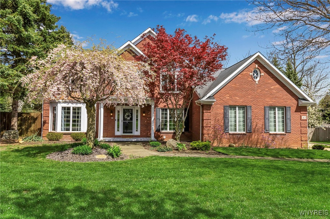 43 Hillside Parkway, Lancaster, New York image 1