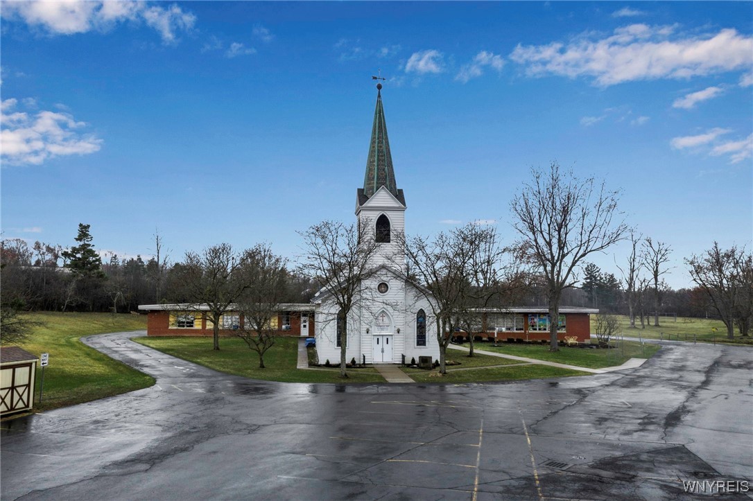 2308 Mackenna Avenue, Niagara Falls, New York image 2