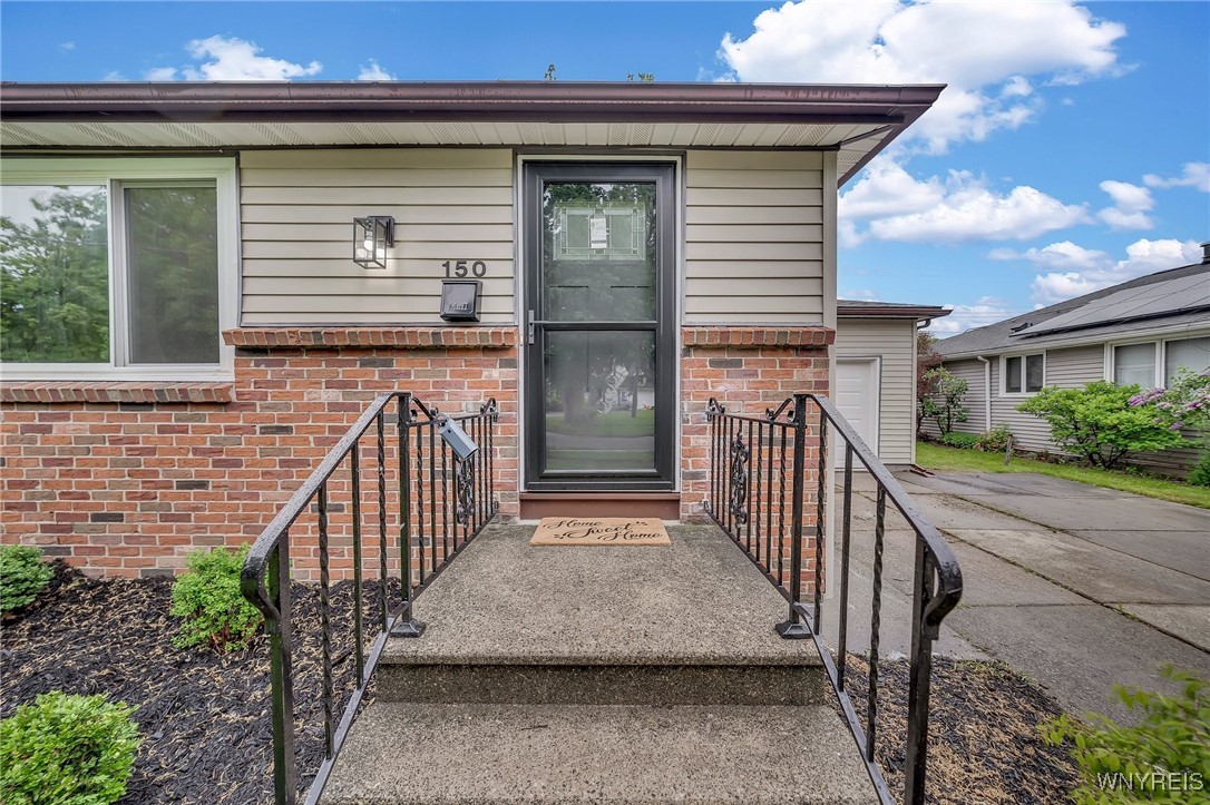 150 Mayfield Avenue, Tonawanda, New York image 2