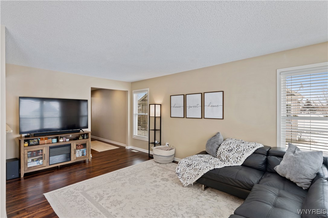 84 Hanover Street, Lancaster, New York image 6
