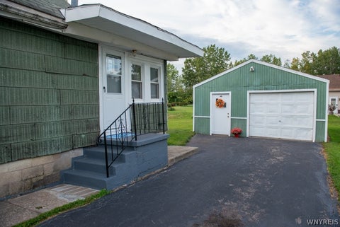 Tiny photo for 3650 2nd Street, Hamburg, NY 14219 (MLS # B1715320)